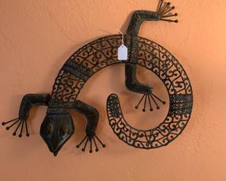 Large lizard metal wall art, 20 x 20