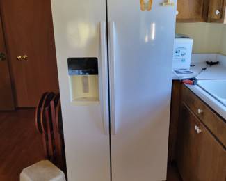 Kenmore Coldspot Side by Side Refrigerator/Freezer 