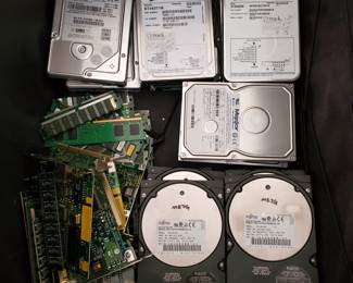 Hard Drives by Western Digital, Seagate, Maxtor & Fujitsu 