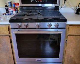 Maytag 5 Burner Gas Stove, near new