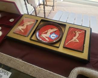 Marilyn Monroe ashtray set
