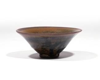 CHINESE JIAN WARE HARE'S FUR TEA BOWL | Southern Song dynasty (1127-1279), of standard shape with "hare's fur" glaze. h. 2 dia. 5 in.
