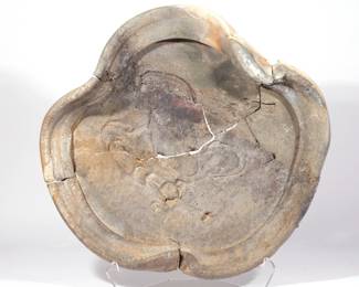 PETER CALLAS (B. 1951) STONEWARE CHARGER | Untitled. Anagama (wood) fired pottery w. 23 d. 6 in.
without glaze, signed "CALLAS 06" on foot. 