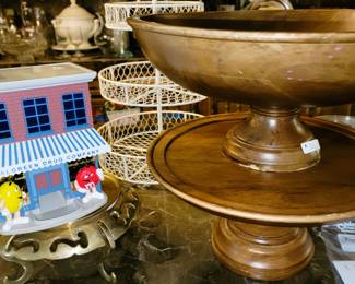 William Sonoma Wood serving bowls, tiered decor, M and M Collectibles