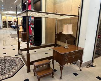 Canopy Bed - Full size!