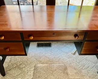 Ethan Allen American  Expressions Desk 