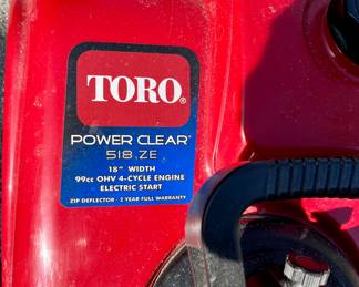 Toro Power Clear 518 ZE 18" Width 99cc OHV 4 Cycle Engine and Electric Start Snowblower