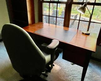 Ethan Allen American  Expressions Desk with an Ergonomic Desk Chair 