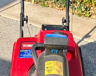 Toro Power Clear 518 ZE 18" Width 99cc OHV 4 Cycle Engine and Electric Start Snowblower