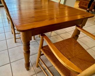 Beautiful Ethan Allen Pine Farm Table with 6 Ethan Allen Laddrback Chairs with Rush Seats