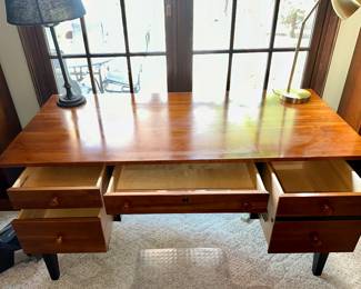 Ethan Allen American  Expressions Desk 