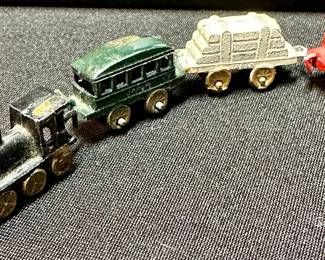 Miniature Train with 4 Cars.