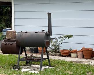 BBQ Pit, Planters
