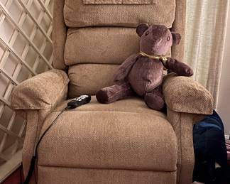 Ultra Comfort Upholstered Lift Chair