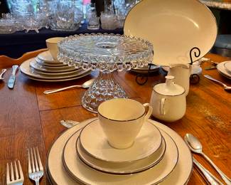 Noritake Ivory China “Ambrosia”, Fostoria Round Crystal Heavy Cake Stand, Retronew Silverplate Flatware Set