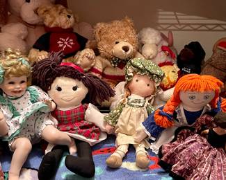 Dolls & Stuffed Animals