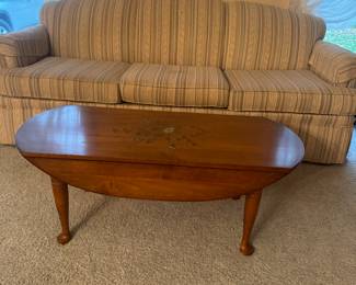 SIDE VIEW OF MAPLE COFFEE TABLE