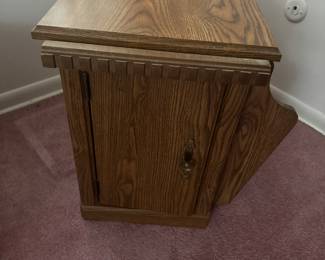 SMALL MAGAZINE RACK END TABLE