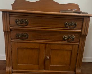 EAST LAKE OAK CHEST