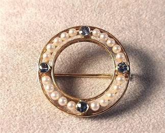  04 14K Gold Pearl And Sapphire Pin