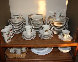 MCM Dishes, Christmas Dish Set