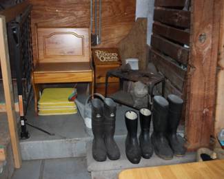 Wood Bench and Garden Boots Vitnage Stove