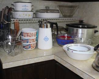 Cornflower Coffee Pot, Corning Ware