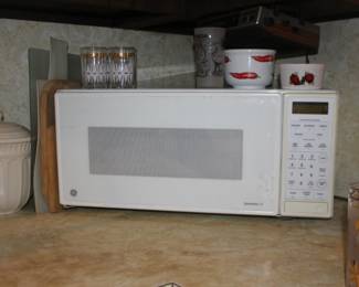 GE Microwave, Glasses