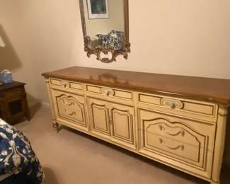 Henredon dresser