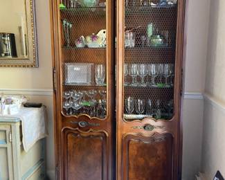 Large traditional Henredon china hutch.