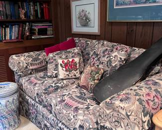FLORAL SOFA 