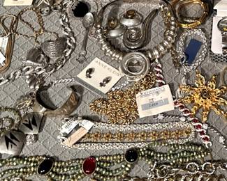 NEVER WORN VINTAGE DESIGNER SIGNED JEWELRY