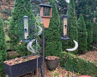 many outdoor garden and yard art pieces