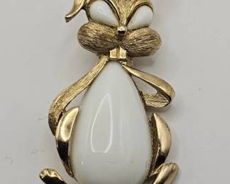 CROWN TRIFARI JELLY BELLY BROOCH