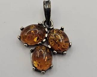 BALTIC AMBER NECKLACE PENDANT
