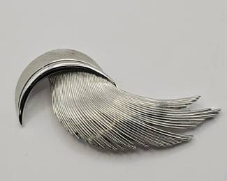 CROWN TRIFARI BROOCH