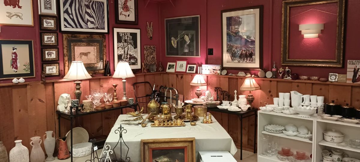 Estate Sale below Simply Framing in Roanoke, VA starts on 11/10/2023