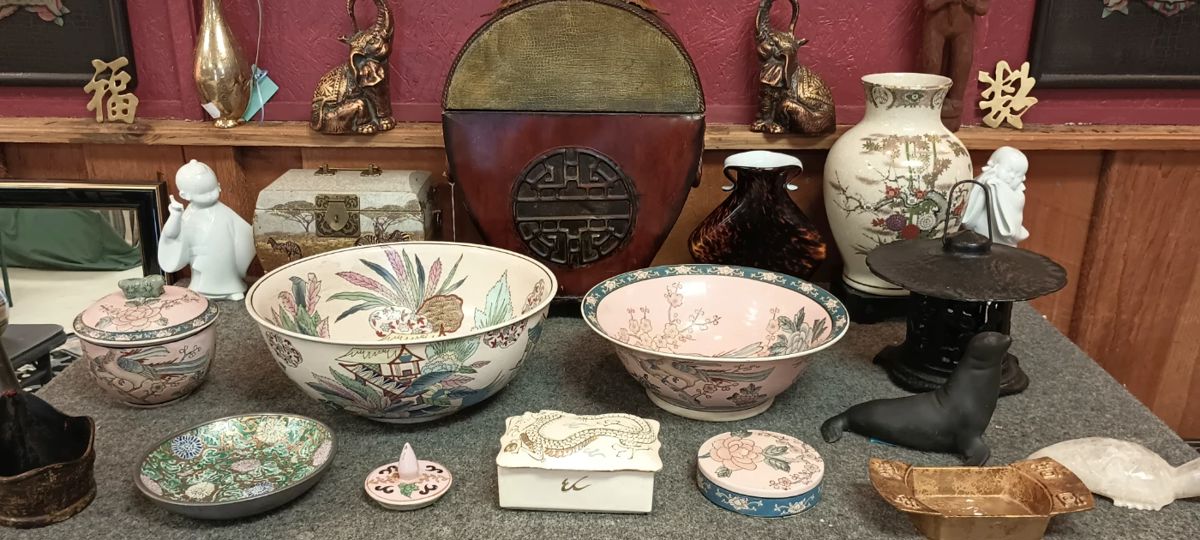 Estate Sale below Simply Framing in Roanoke, VA starts on 11/10/2023