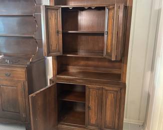Hutch cupboard 