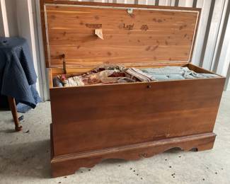 Lane cedar chest