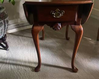Queen Anne end table