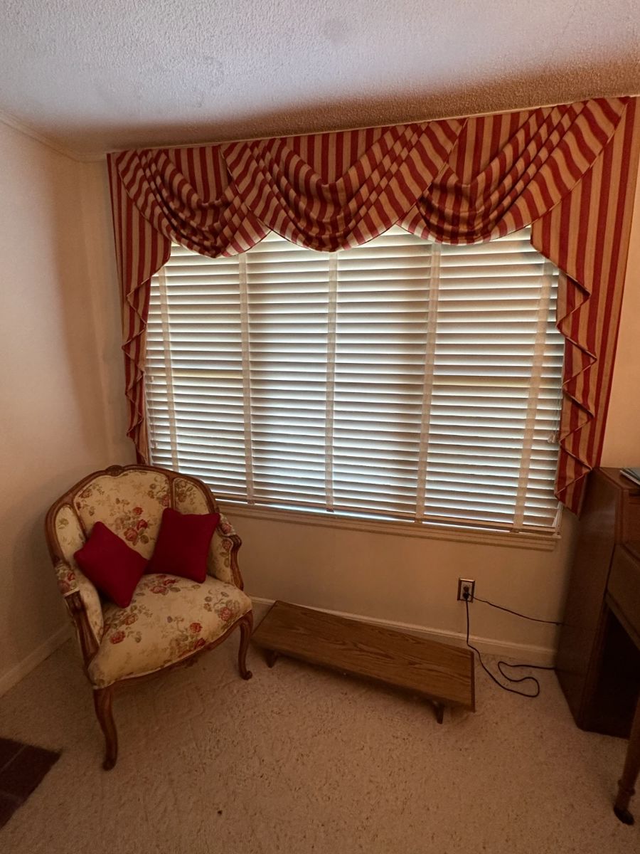 Sumner Estate Sale Omega, Ga starts on 11/17/2023