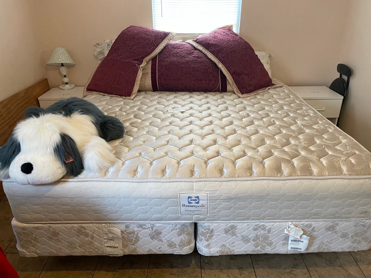 King  bed excellent condition 