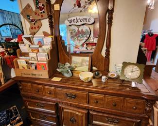 Great triple dresser