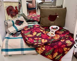 Thanksgiving placemats napkins, and towels