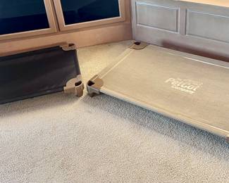Pet Beds / Dog Bed