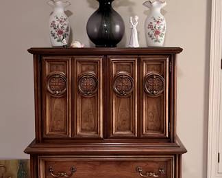 Dresser / Chest