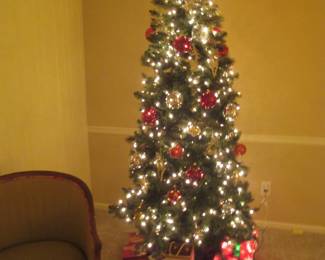 Fully loaded ready to go, make your holiday easy, christmas tree