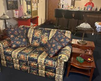 Love seat, vintage end tables, lamps 