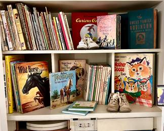 LOTS OF VINTAGE BOOKS!